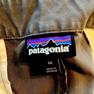 Men’s size 40 gray cargo pants.